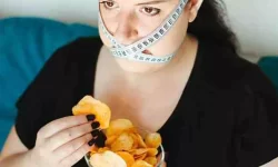 Imagem representativa sobre a conscientização da bulimia e a importância do apoio e tratamento para a recuperação.